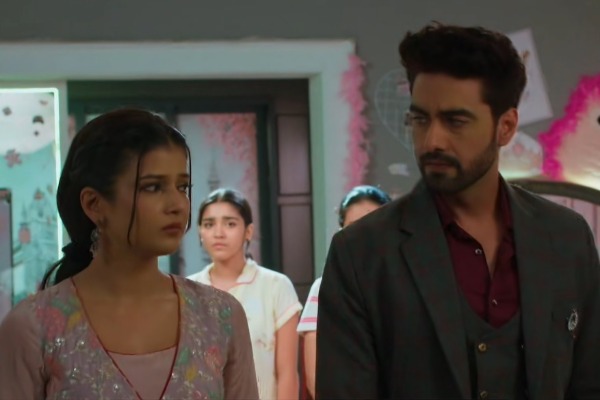 YRKKH: Phone Call Disrupts Abhira's Confession