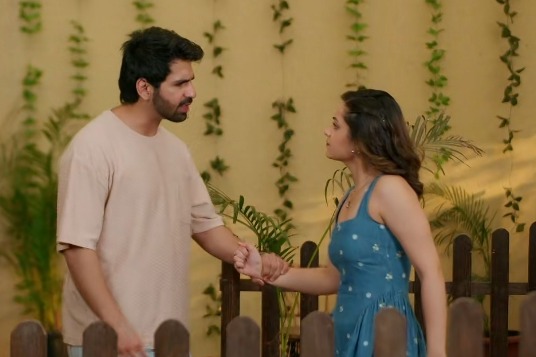 Riya and Akash's Love Story Gets Complicated!