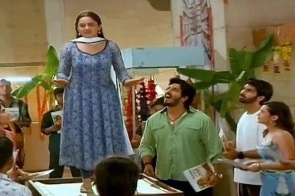 Udne Ki Aasha: Sayali's Political Battle Unfolds